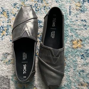 TOMS Classic Women Alpargata Slip On Flat- Forged Iron Shimmer